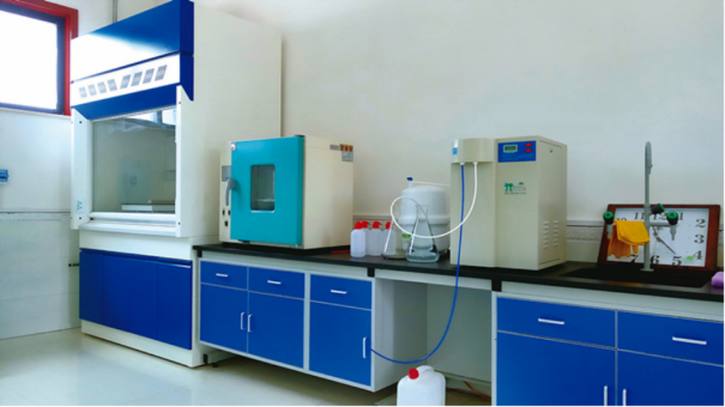 atomic absorption spectrophotometer